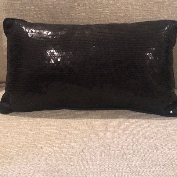 Black sequined small lumbar pillow - Picture 4 of 4